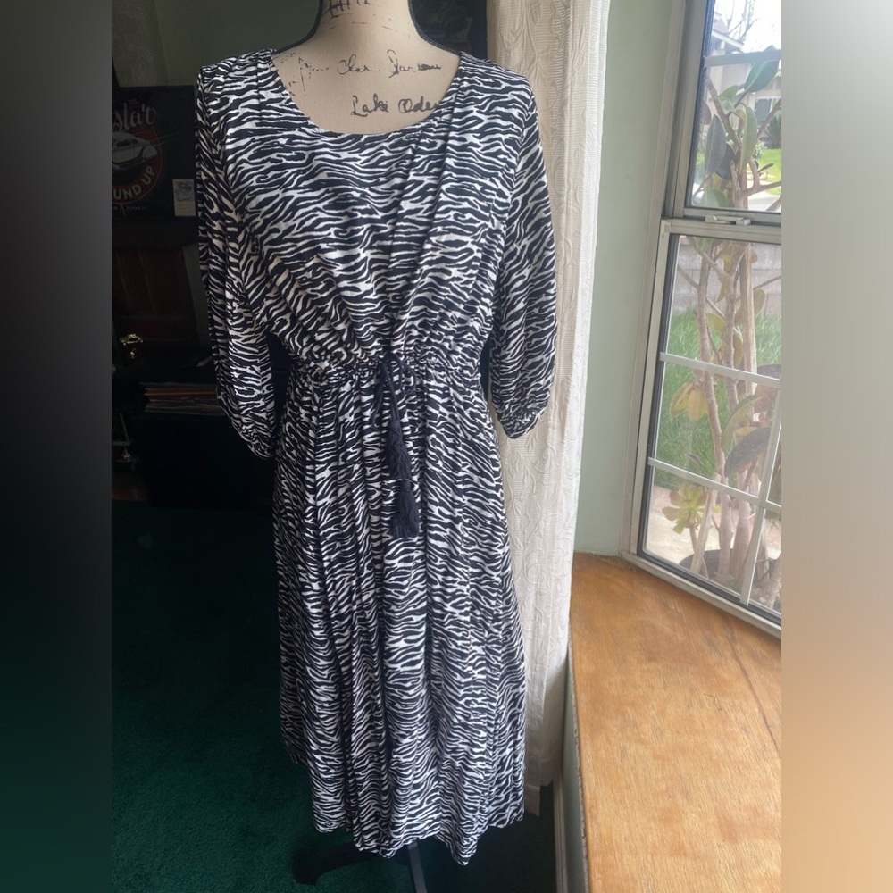 Women zebra dress size 12 gently used